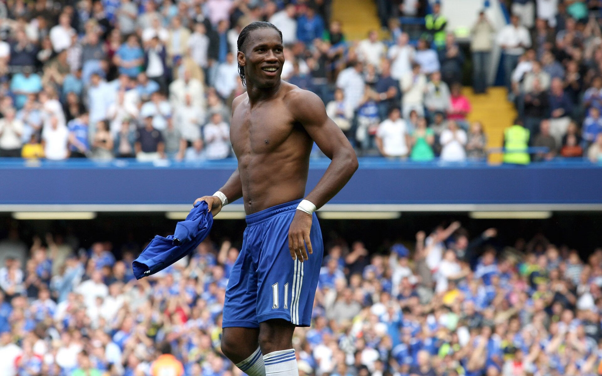 摩洛哥对阵洪都拉斯，莱万表现堪称教科书，诠释现代前锋的完美定义