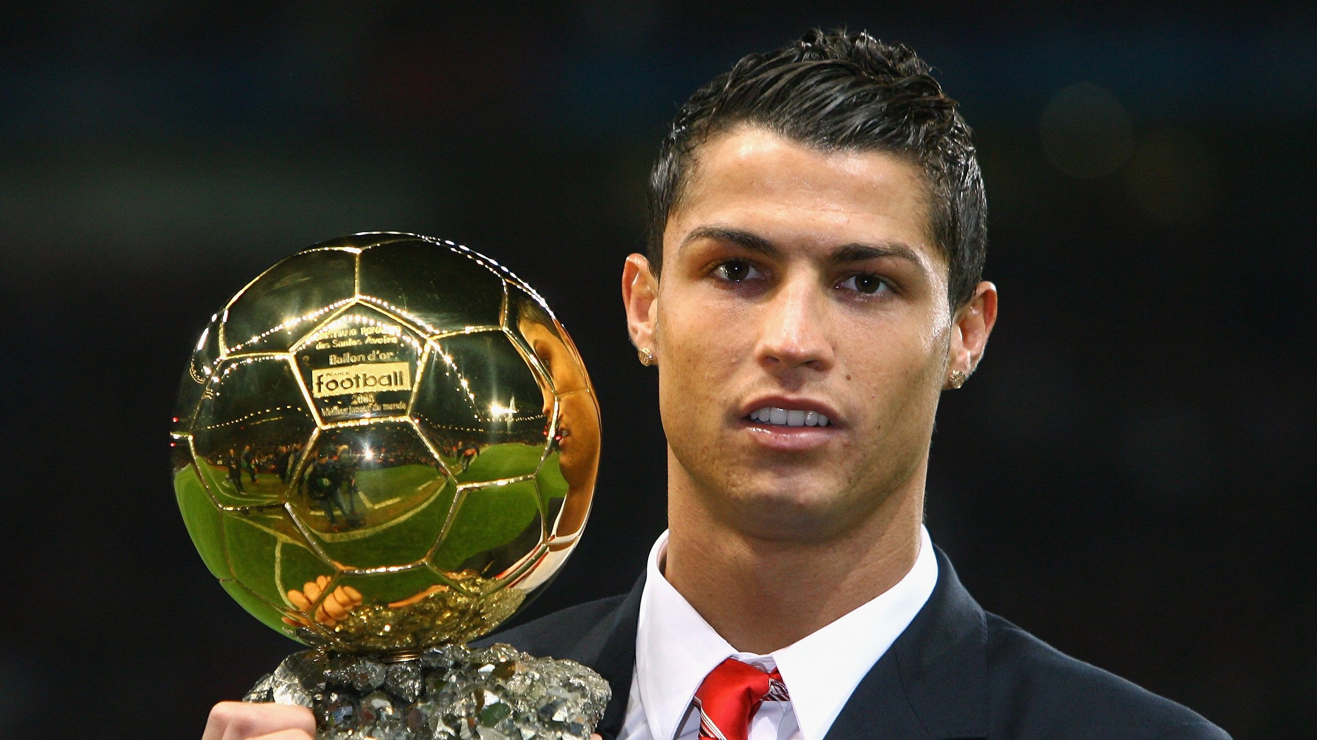 门迪神级扑救定乾坤，奥地利战术完胜利物浦