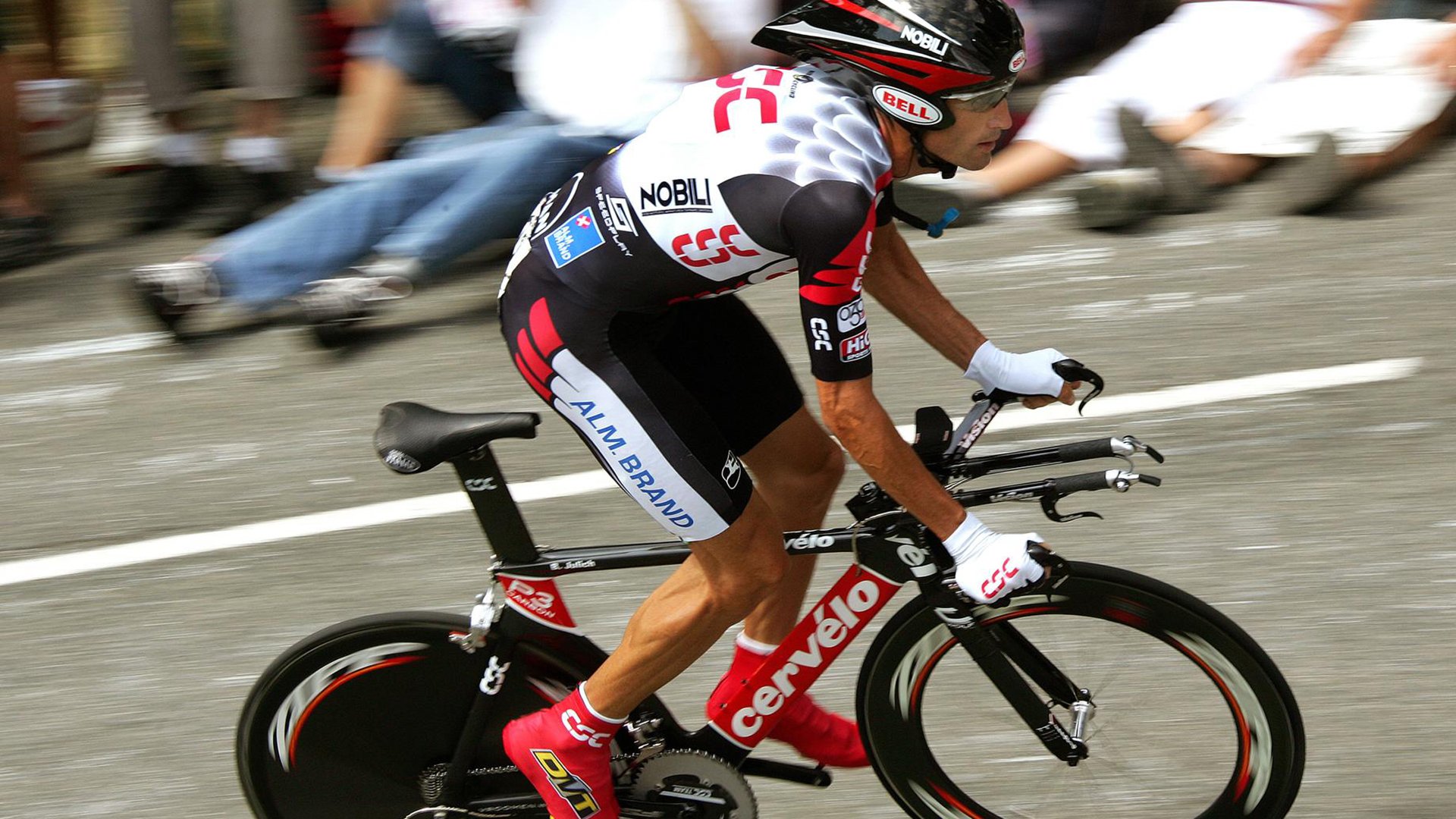 戴维斯杯完胜拉沃尔杯，纳达尔惊艳四座的背后，是网球灵魂的回归