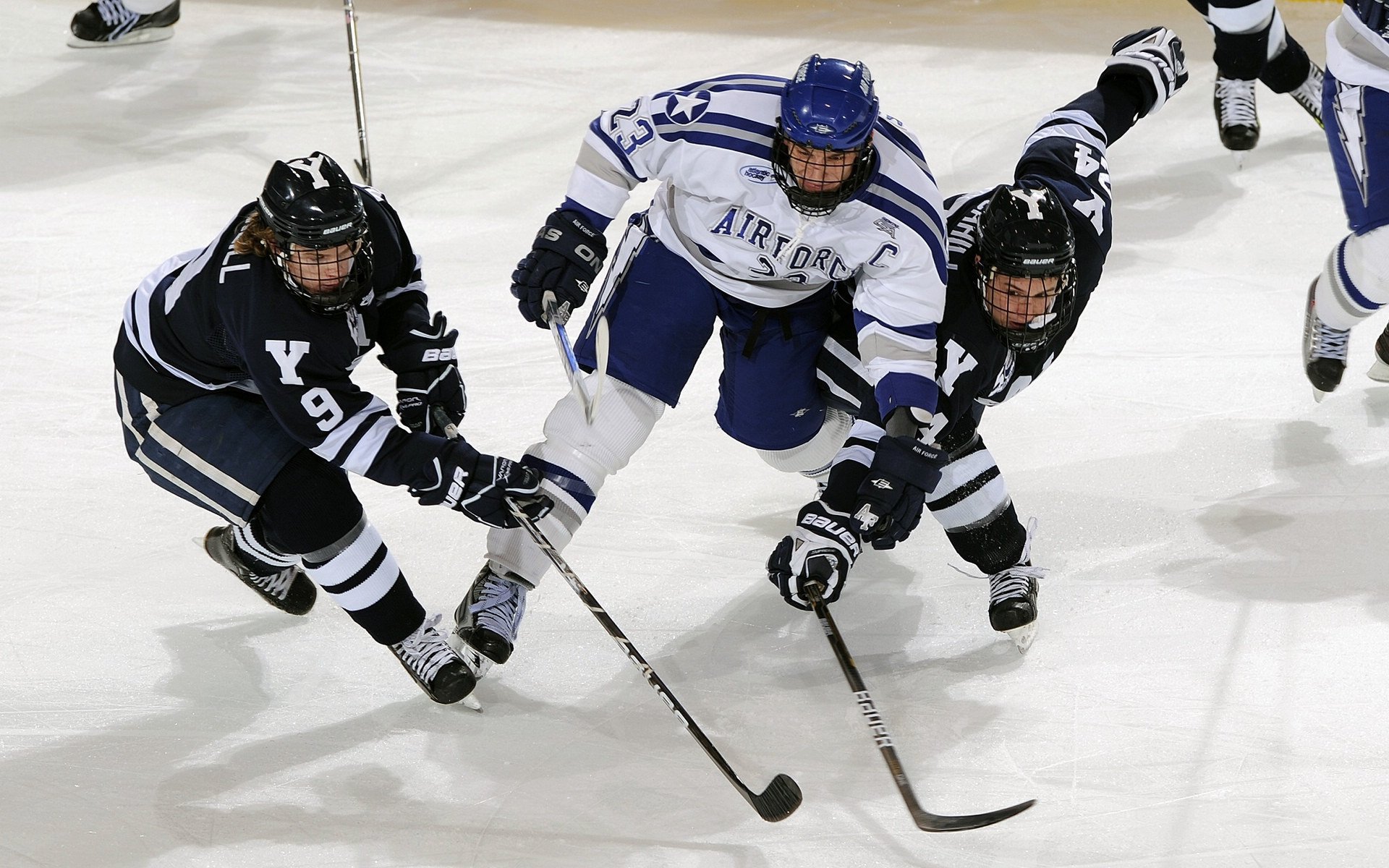 戴维斯杯完胜拉沃尔杯，纳达尔惊艳四座的背后，是网球灵魂的回归